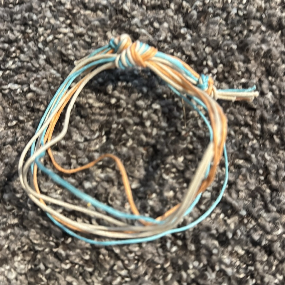Colorful String Bracelets Set - Picture 4 of 10